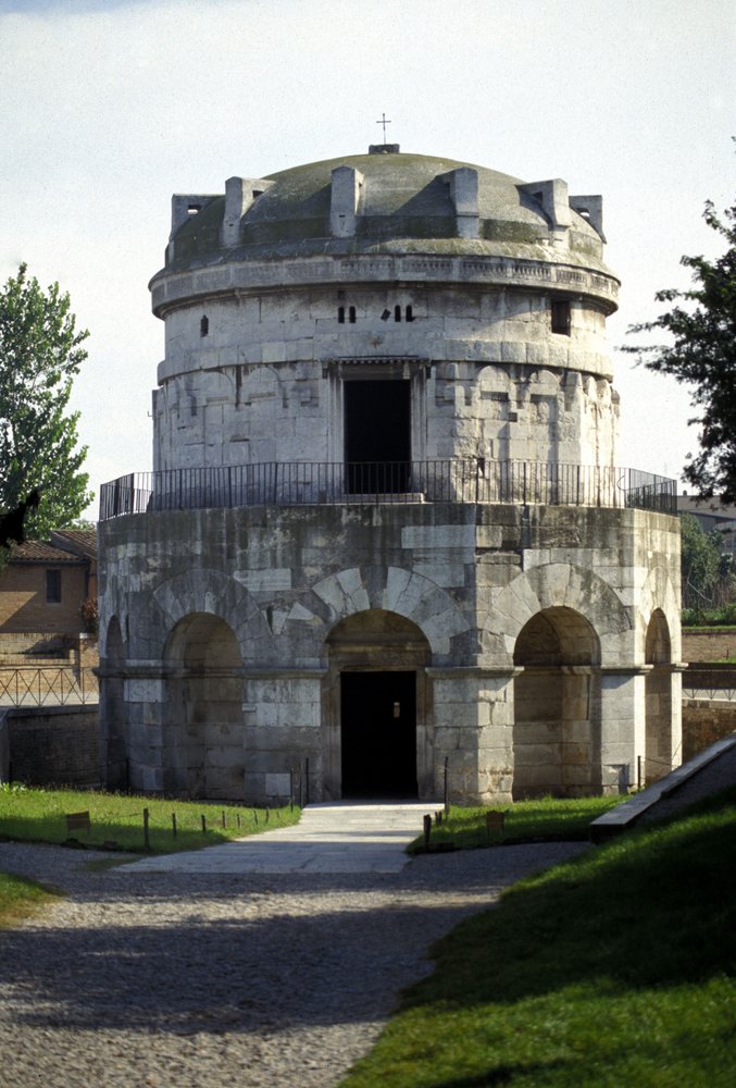Mausoleum von Theoderich dem Großen (455 - 526), Ravenna von Roman