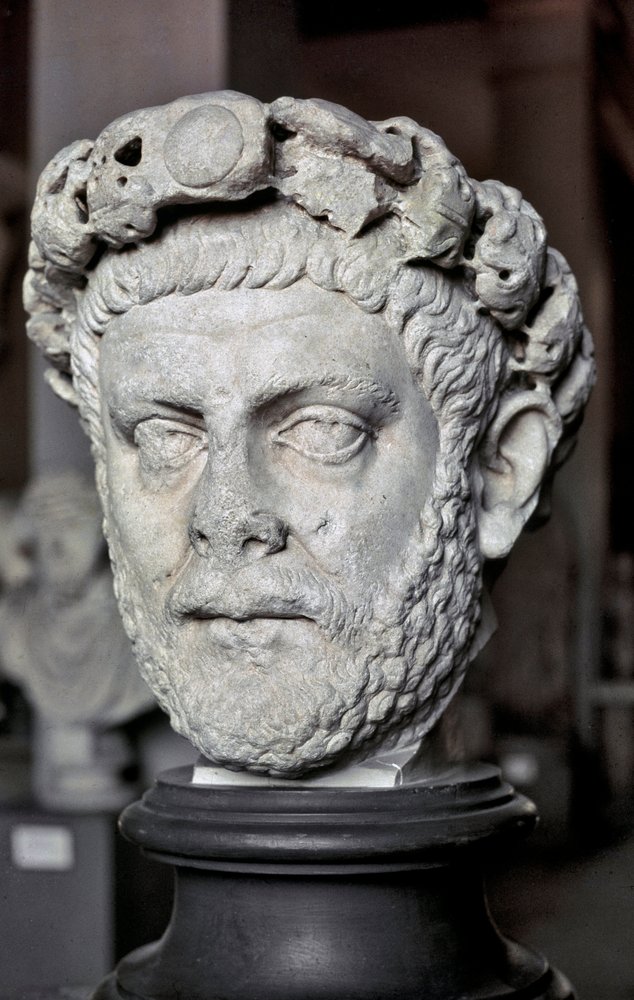 Römische Kunst: Büste Diokletians (Gaius Aurelius Valerius Diocletianus, 245-316), römischer Kaiser von 284 bis 305. Marmorskulptur. Istanbul, Archäologisches Museum. von Roman