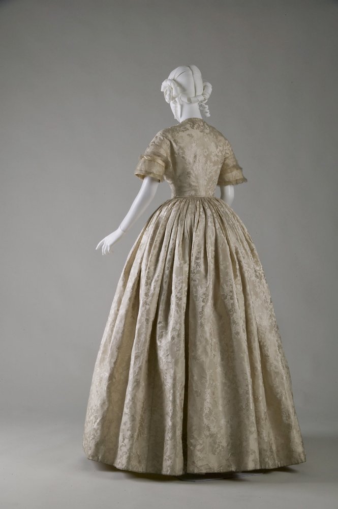 Hochzeitskleid (schräge Rückansicht) von Unknown artist