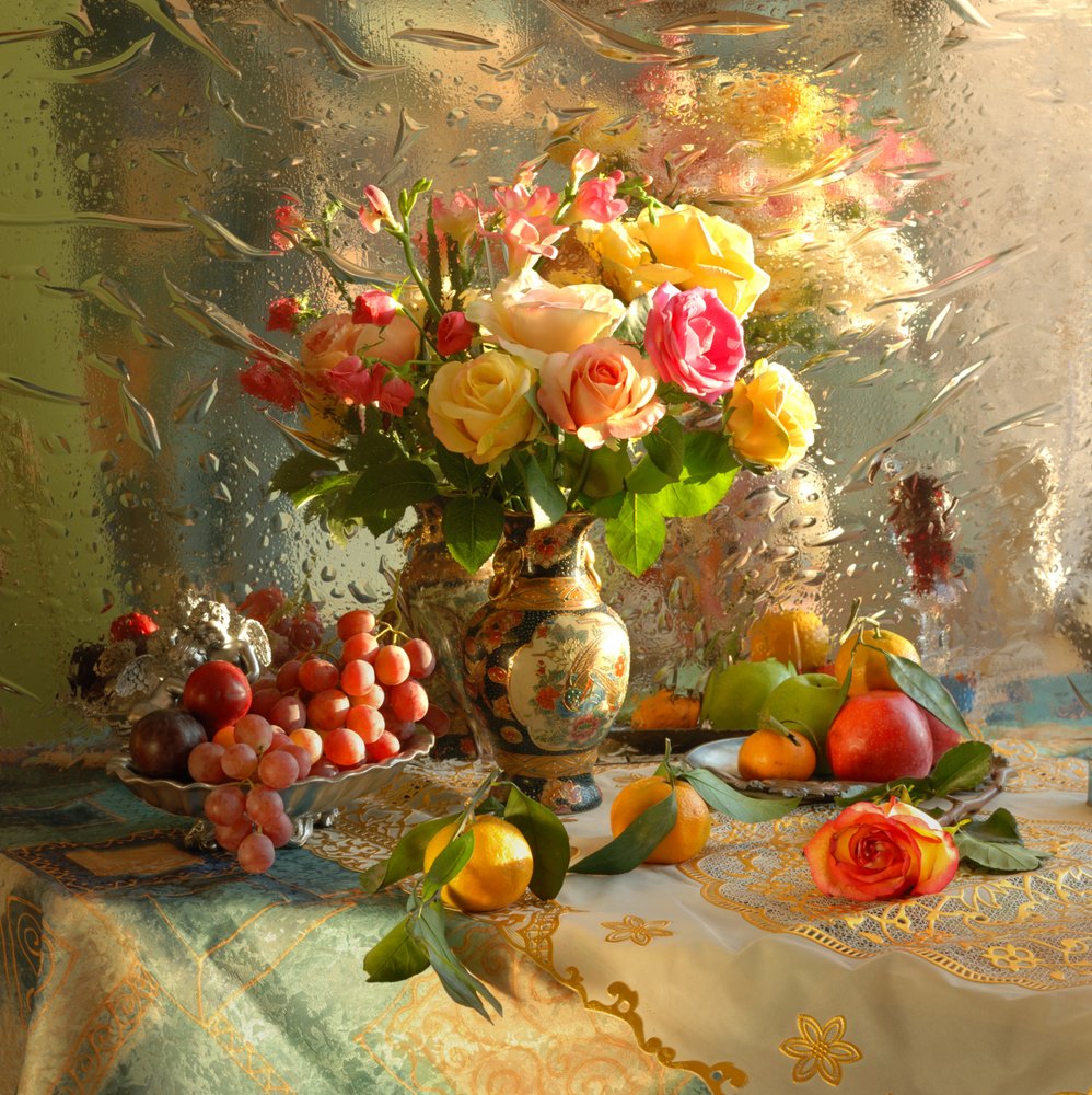 Sonnenbeschienene Blumen- und Fruchternte von Andrey Morozov