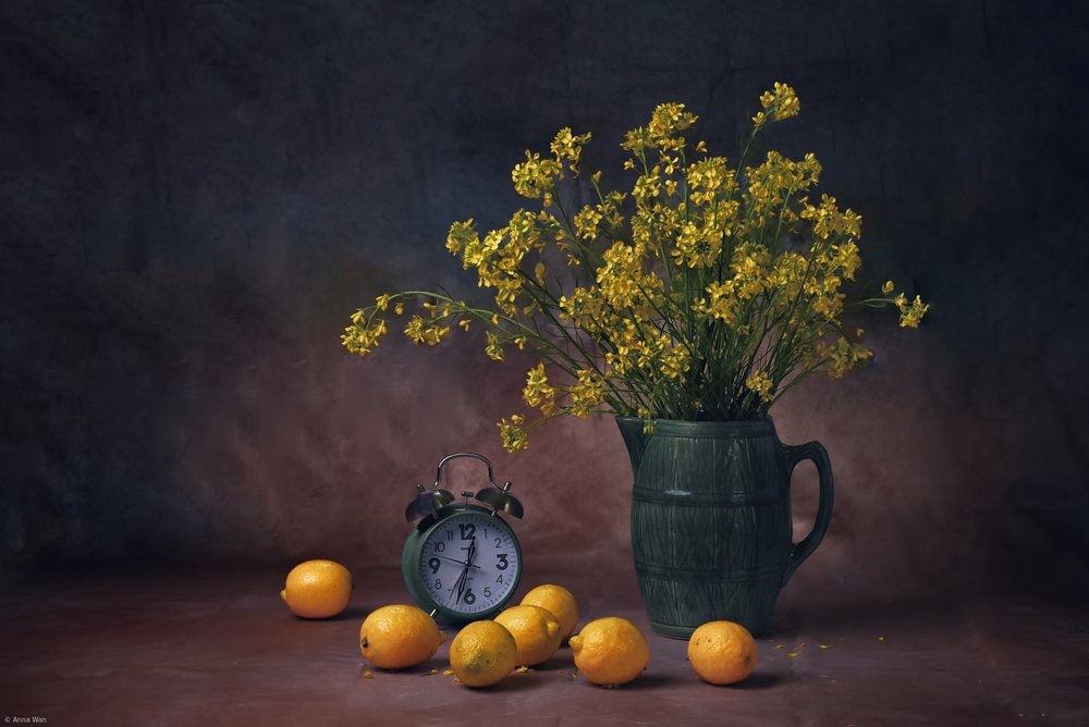 Zitronen und Blumen Stillleben von Anna Wan