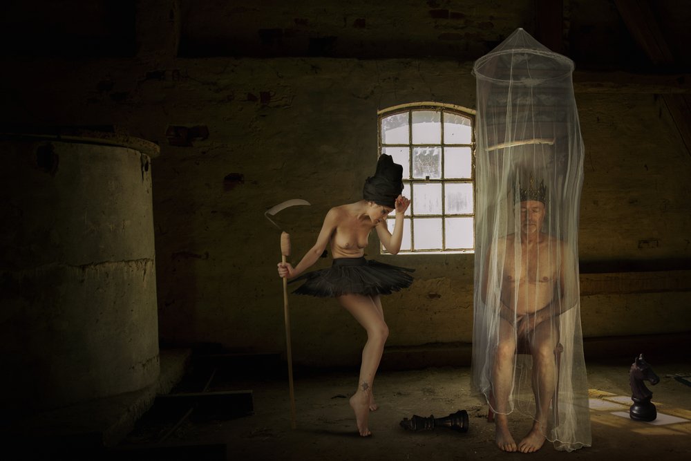 Dunkle Ballerina und Schach von Christine von Diepenbroek