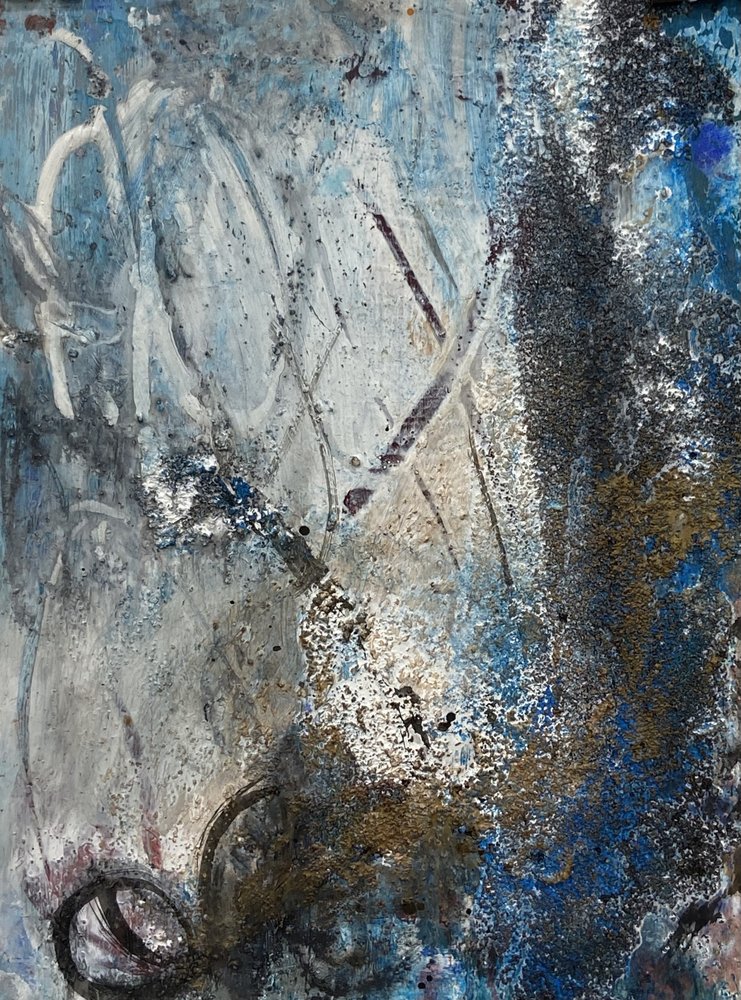 Texturiertes Blau-Gold-Abstrakt von Deb Chaney