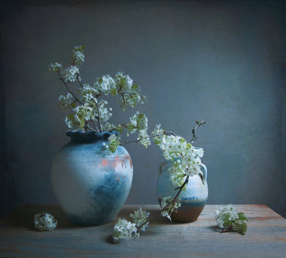 Weißes Blüten-Stillleben von Fangping Zhou
