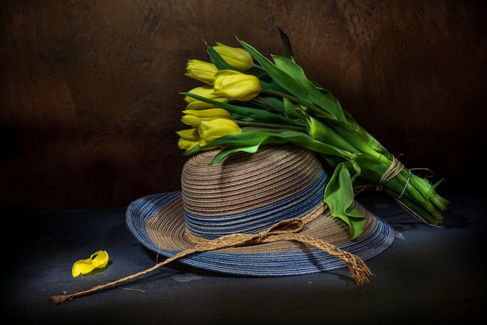 Frische Tulpen Strohhut von Felice Angelino