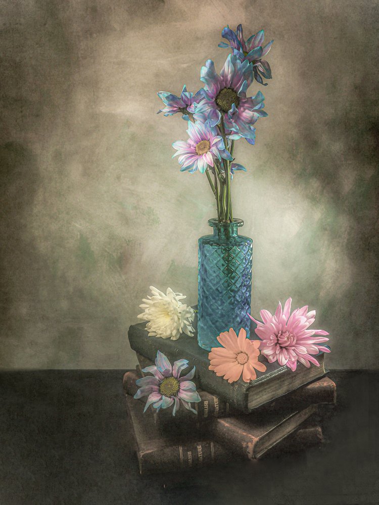 Vintage Blumen und Bücher von Karen Smalley