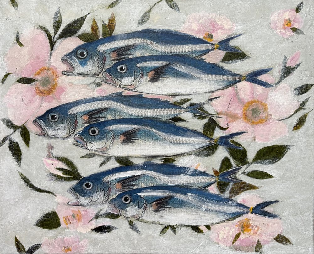 Blaue Fische rosa Blumen von Karenina Fabrizzi