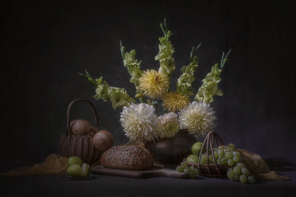 Dunkle Blumen-Ernte von Lydia Jacobs