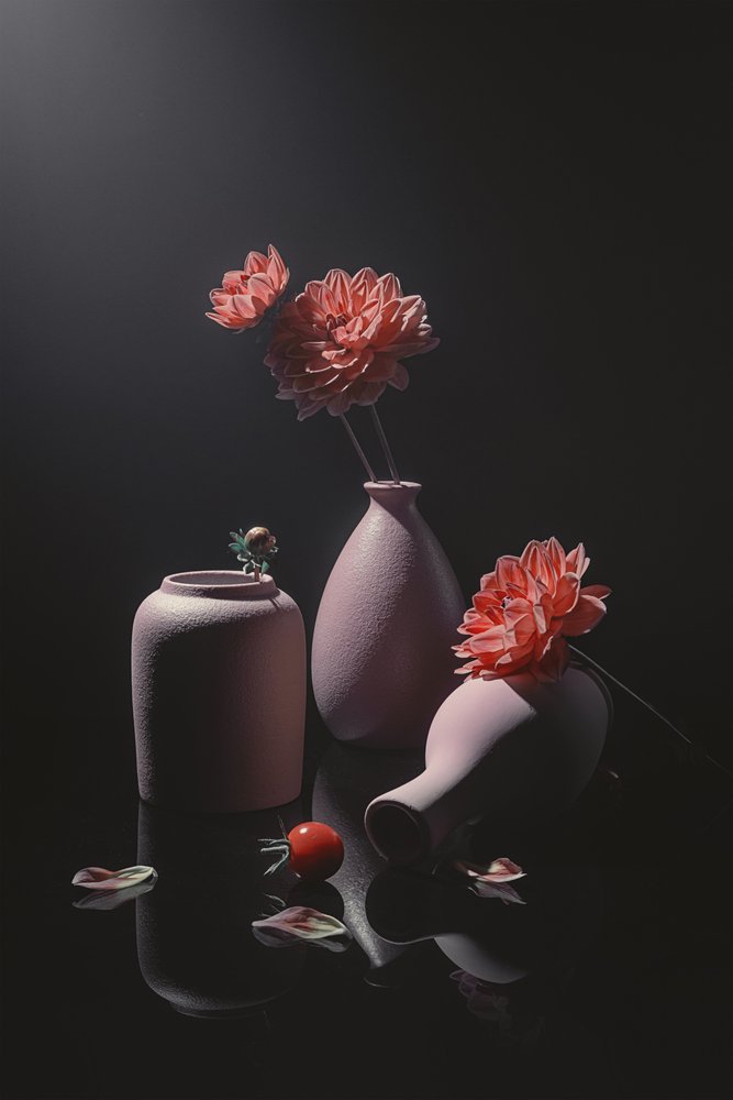 Ruhiges Rosa Blumenstillleben von Lydia Jacobs