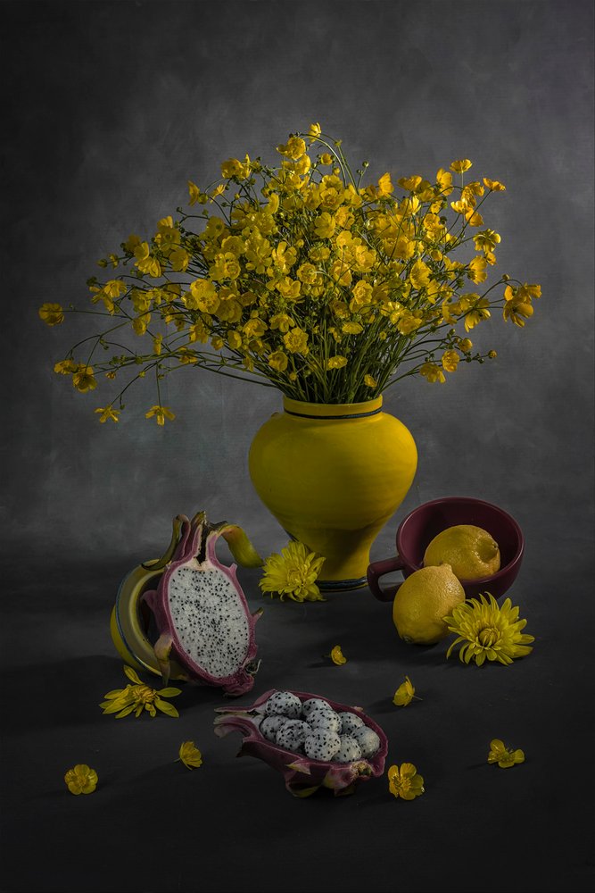 Gelbe Blumen und Früchte von Lydia Jacobs