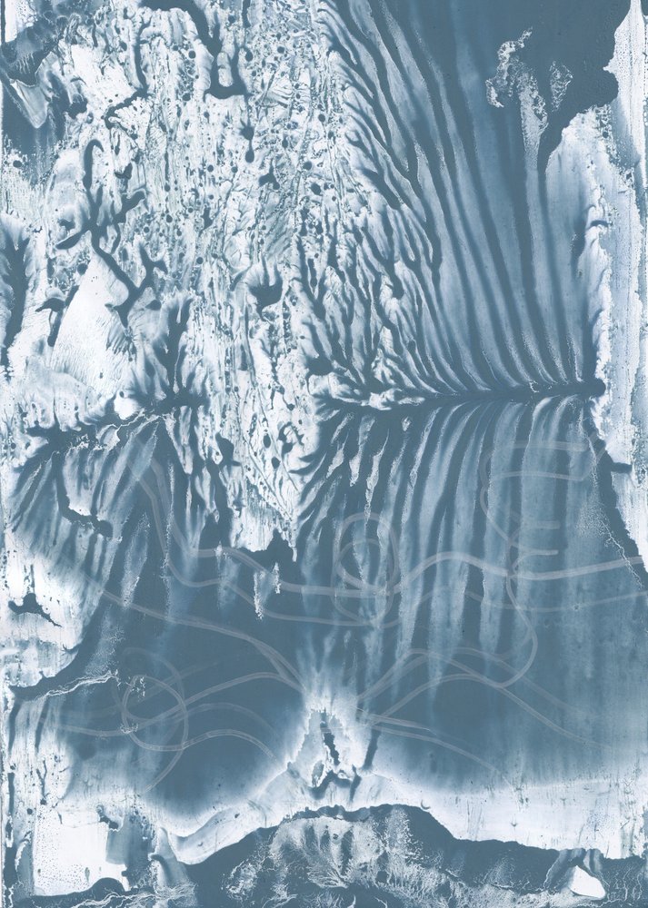 Serener Blauer Fluss von Maira Ribena