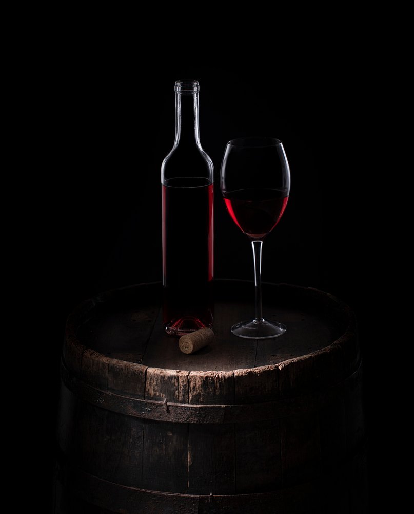 Klassisches Rotes Wein-Stillleben von Margareth Perfoncio