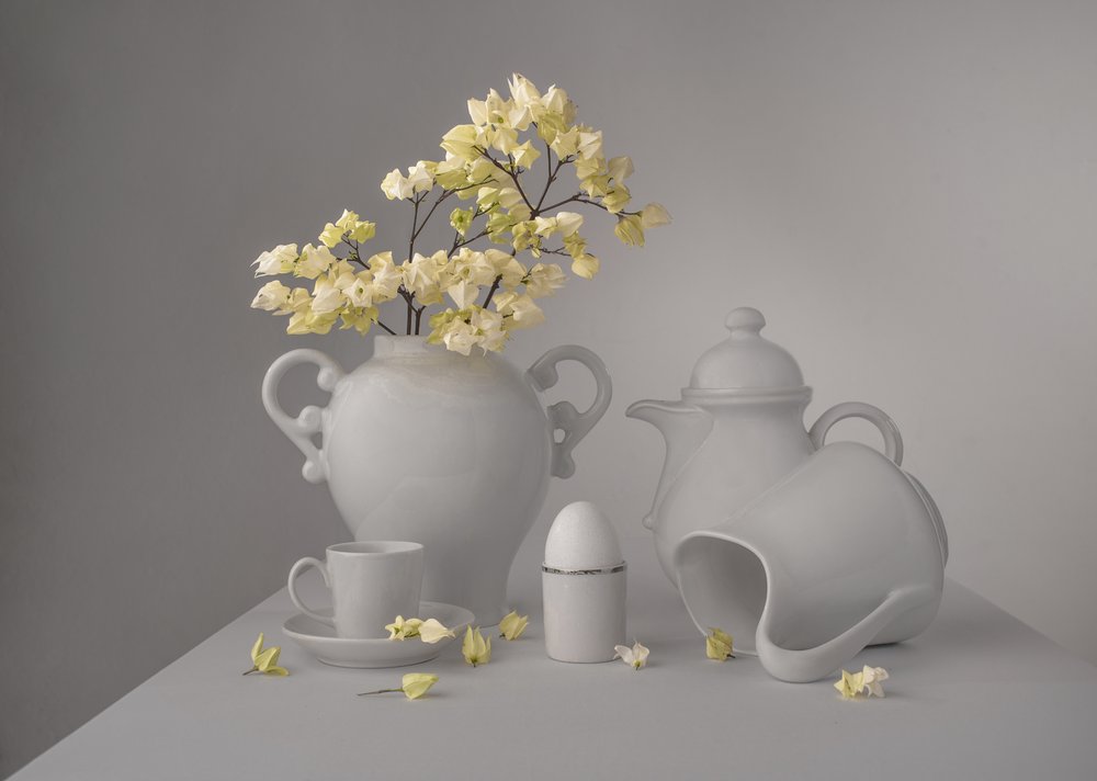 Elegantes Blumen-Stillleben von Margareth Perfoncio