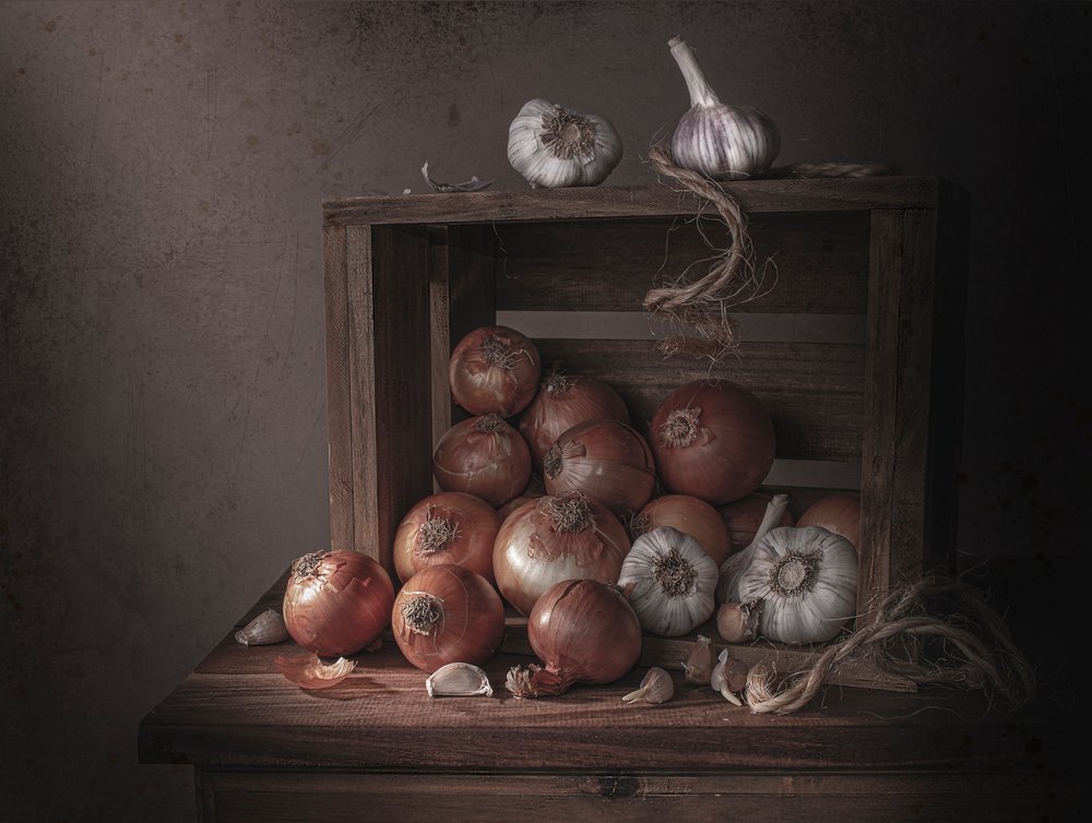 Rustikale Zwiebeln und Knoblauch von Margareth Perfoncio