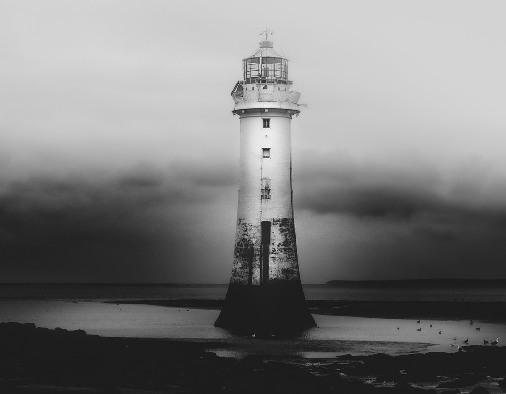Einsamer Küstenleuchtturm von Monika Zemojtel