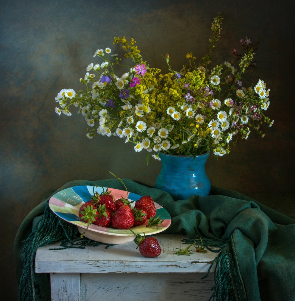 Wildblumen und Erdbeeren von Mykhailo Sherman