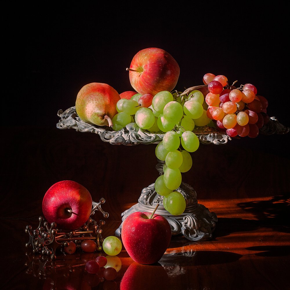 Klassisches Obst-Stillleben von Rucsandra Silvia Calin