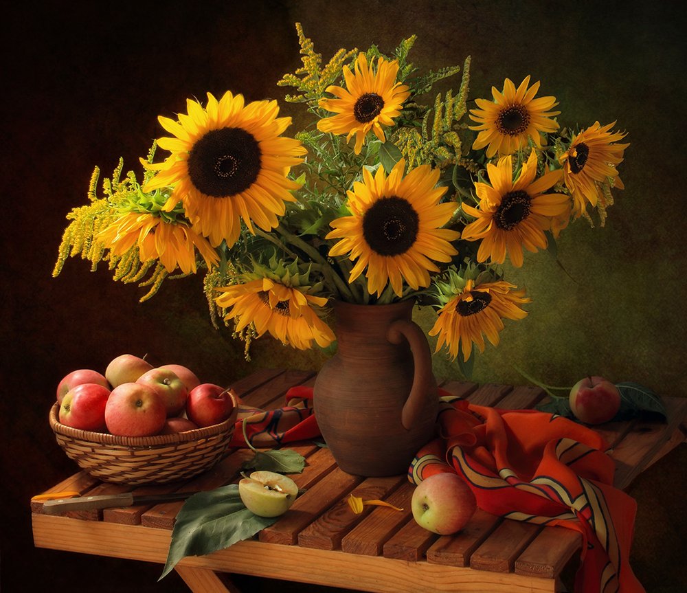 Herbstliche Sonnenblumen und Äpfel von Tatyana Skorokhod