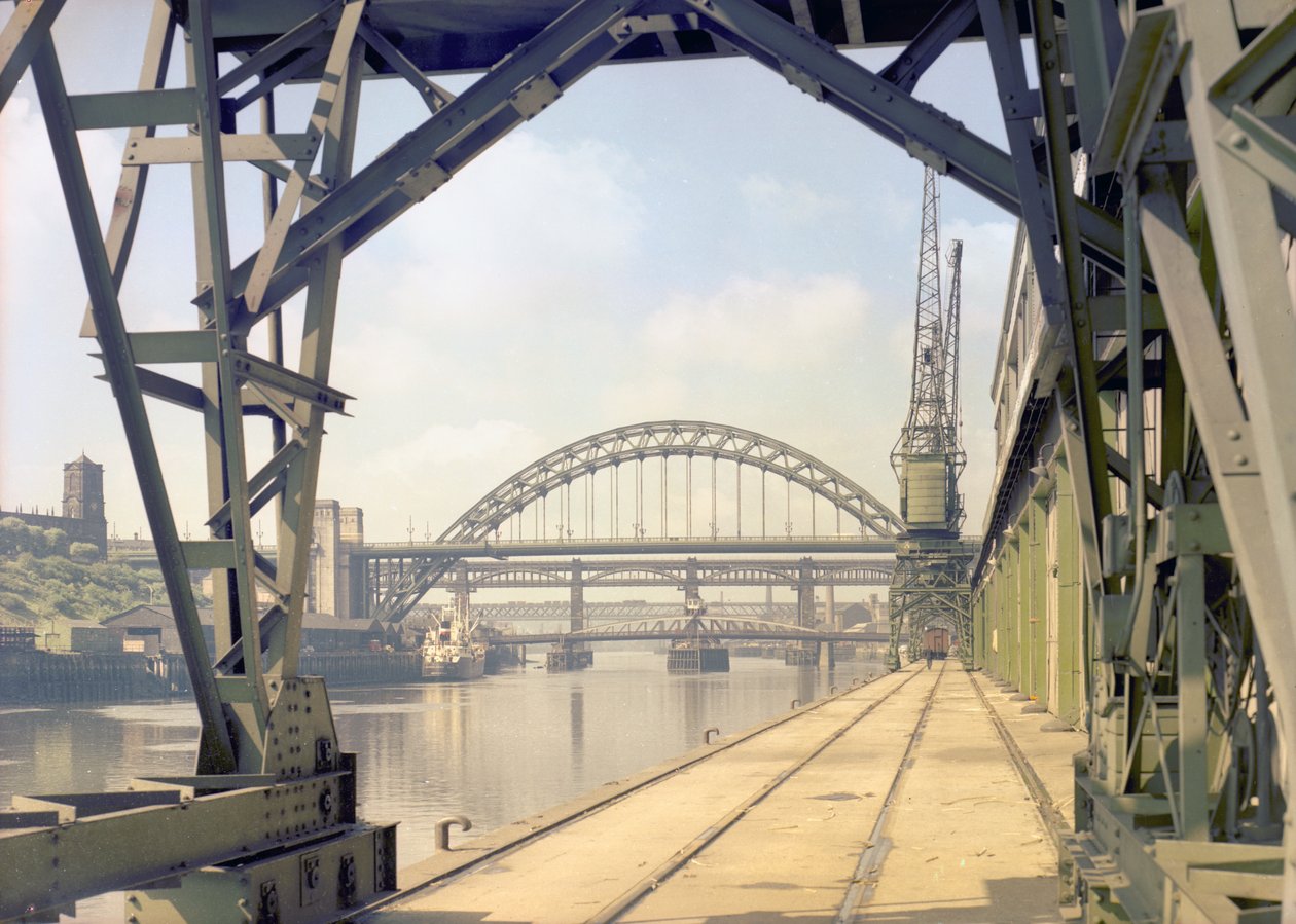 Blick auf die Tyne-Brücke vom Kai, Newcastle upon Tyne, Juli 1960 von Unbekannt Unbekannt