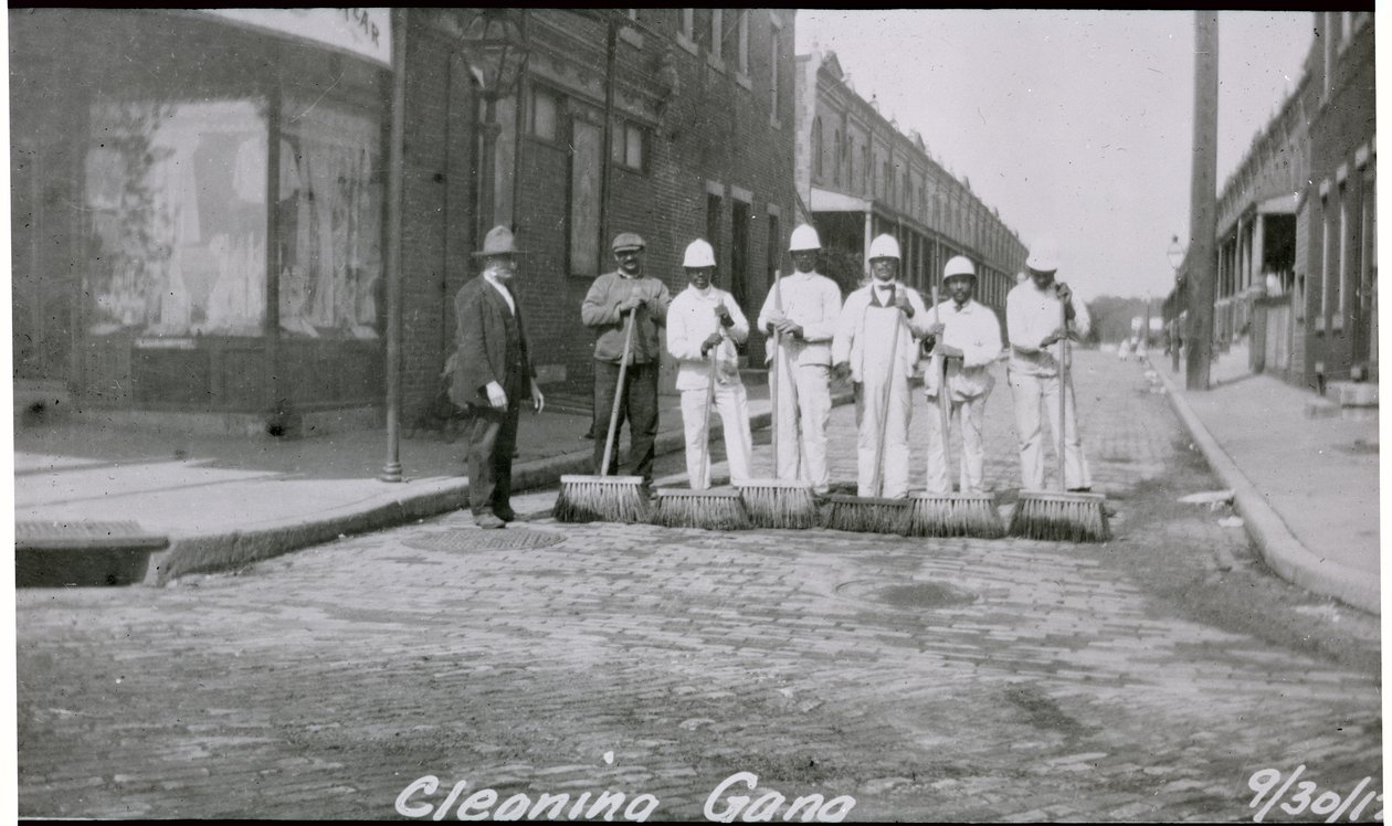 Straßenreinigungstrupp der Stadt, Philadelphia, ca. 1920 von American Photographer