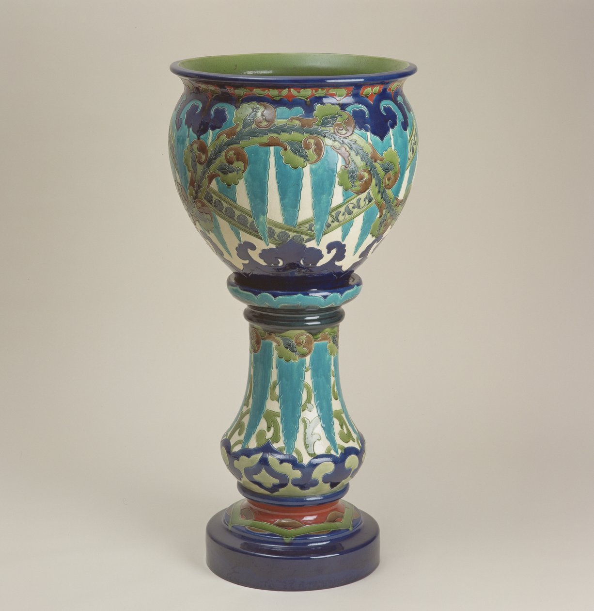Jardiniere von Burmantofts Pottery, Leeds, 1890-1904 von English School