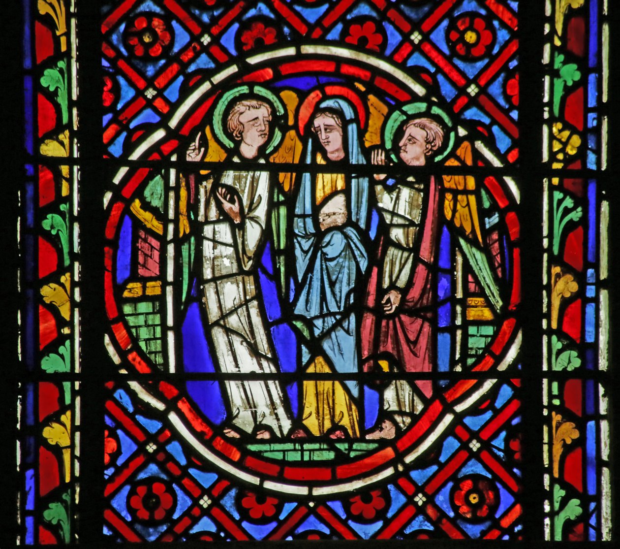 Fenster mit Darstellung einer Szene aus dem Leben des Heiligen Bonnet: die Jungfrau sagt den begleitenden Engeln, dass sie die Messe in der Kirche von Saint Bonnet hören möchte von French School