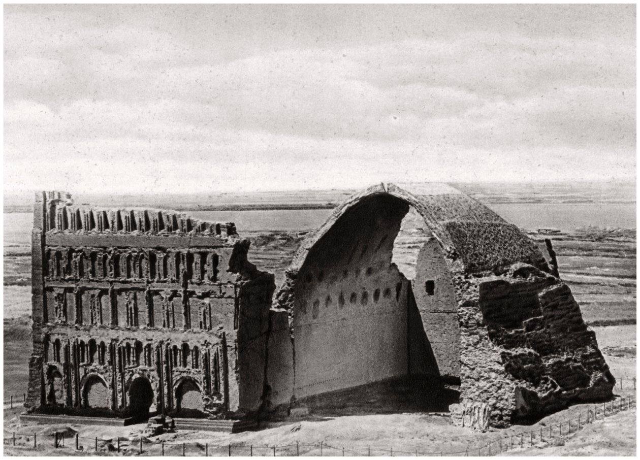 Der Taq-i Kisra aus der Luft, Ktesiphon, Irak, 1925 von A. Kerim