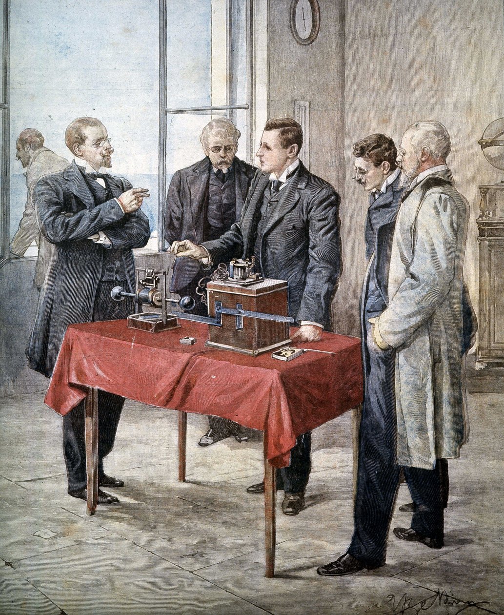 Die Experimente von Guglielmo Marconi (1874 - 1937) im Jahr 1899: Drahtlose Telegrafie über den Kanal. Illustration von Achille Beltrame in „Domenica del Corriere“ von Achille Beltrame