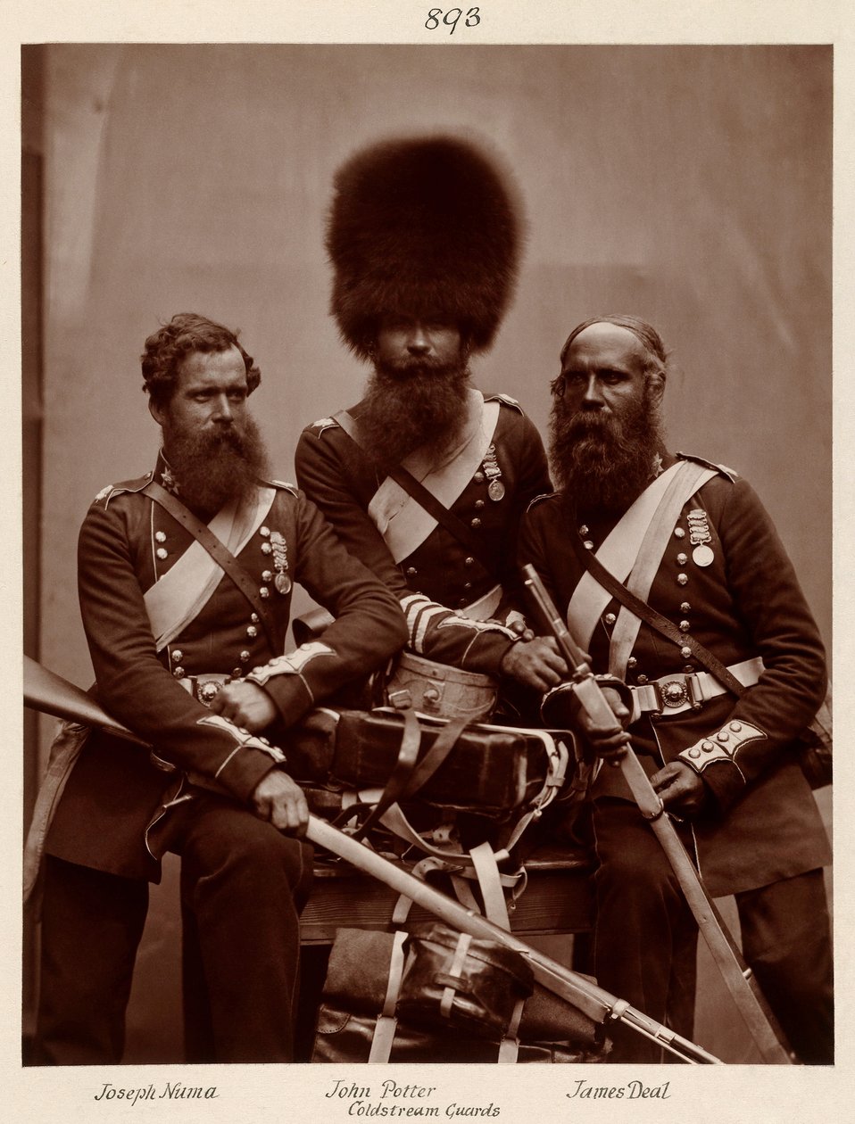 Hughes & Mullins nach Cundall & Howlett - Helden des Krimkriegs - Joseph Numa, John Potter und James Deal der Coldstream Guards von Adam Cuerden