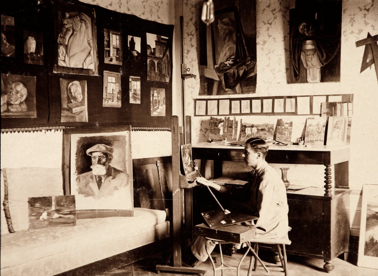 Der Künstler Guglielmo Ghini in seinem Atelier, Ponte a Vingone, Scandicci, Florenz, 09.1920 von Alberto Fierli