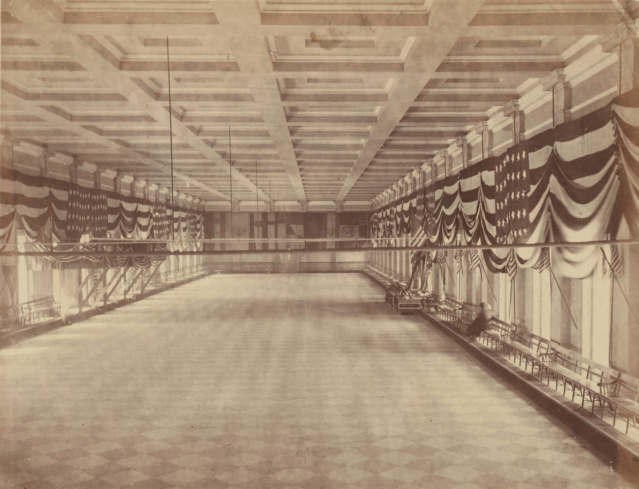 [Innenansicht des Ballsaals für Lincolns zweiten Inaugurationsball], März 1865 von Alexander Gardner