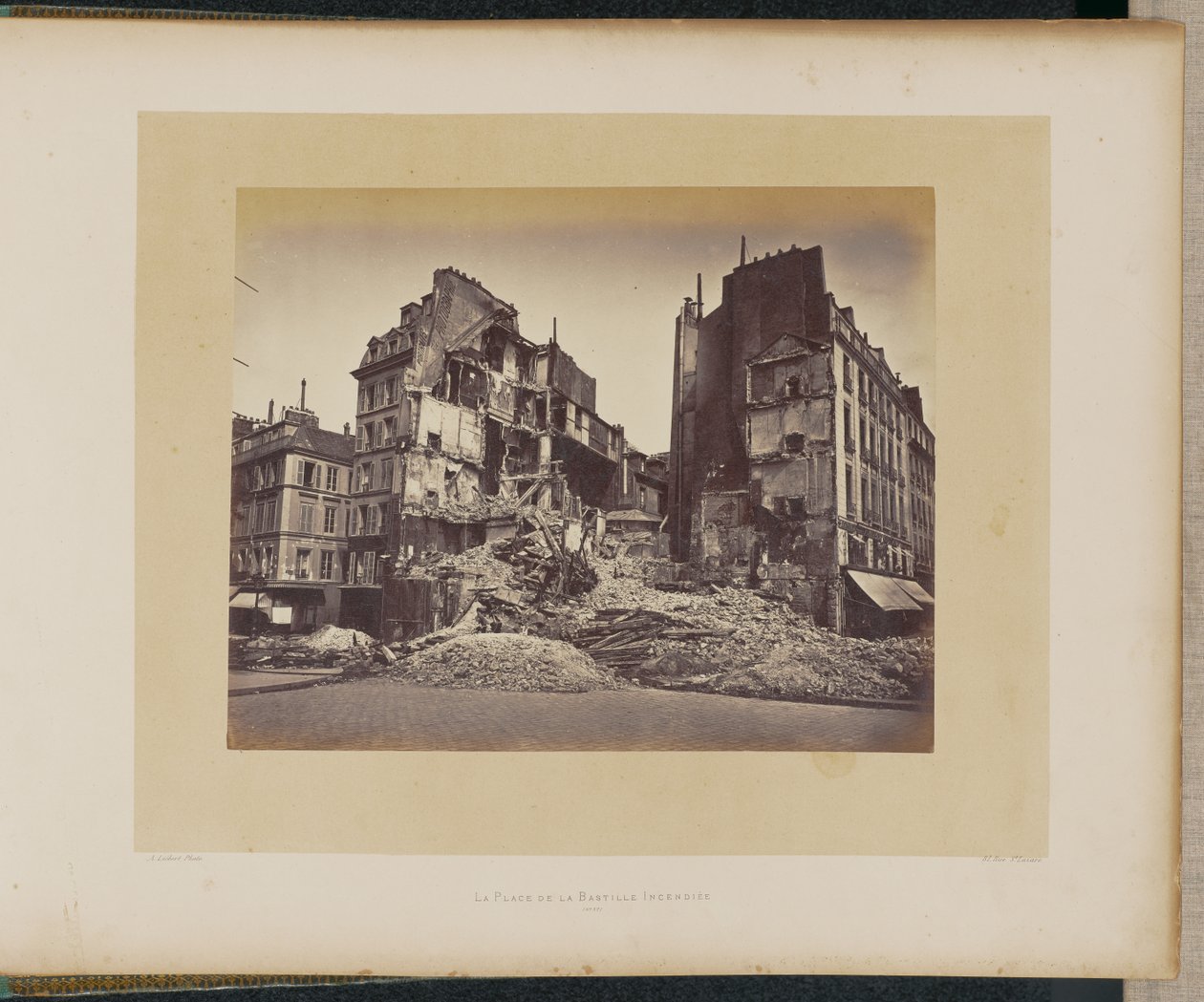 Der Platz der Bastille in Flammen. von Alphonse J. Liébert