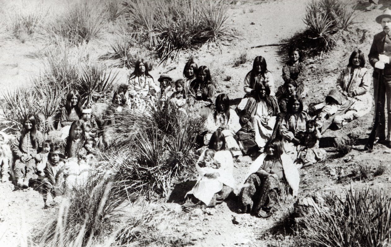 Die letzten der Flüchtlinge nach der endgültigen Niederlage von Geronimo von American Photographer
