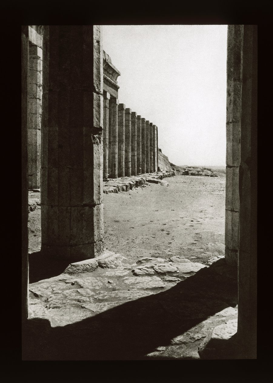 Vorhof des Tempels von Hatschepsut, Deir El-Bahari von American Photographer