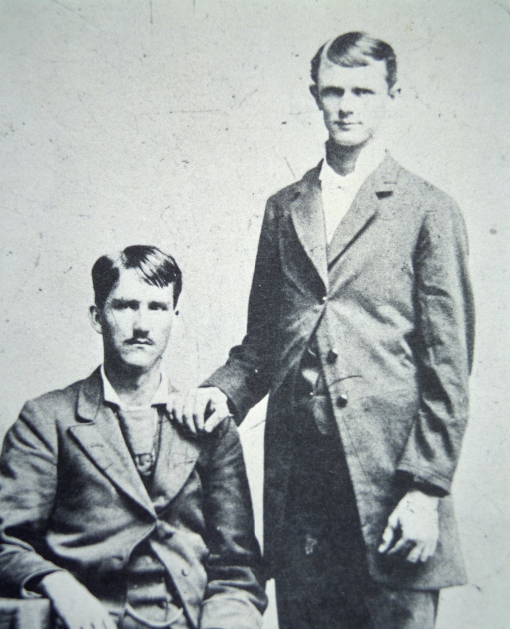 Frank (1843-1915) und Jesse James (1847-82) ca. 1870 von American Photographer