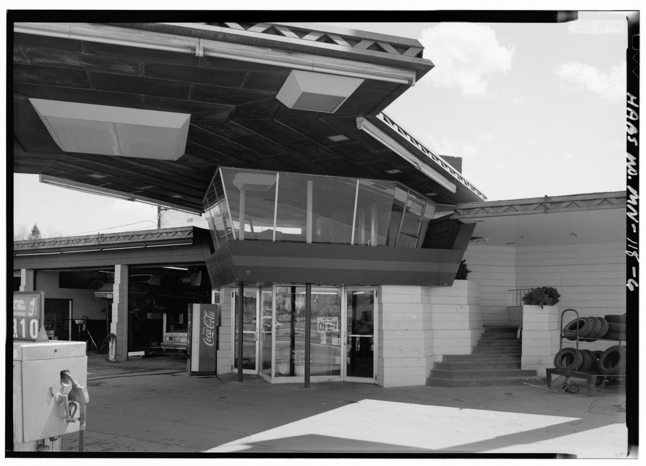 Lindholm Oil Company Tankstelle, Cloquet, Minnesota von American Photographer