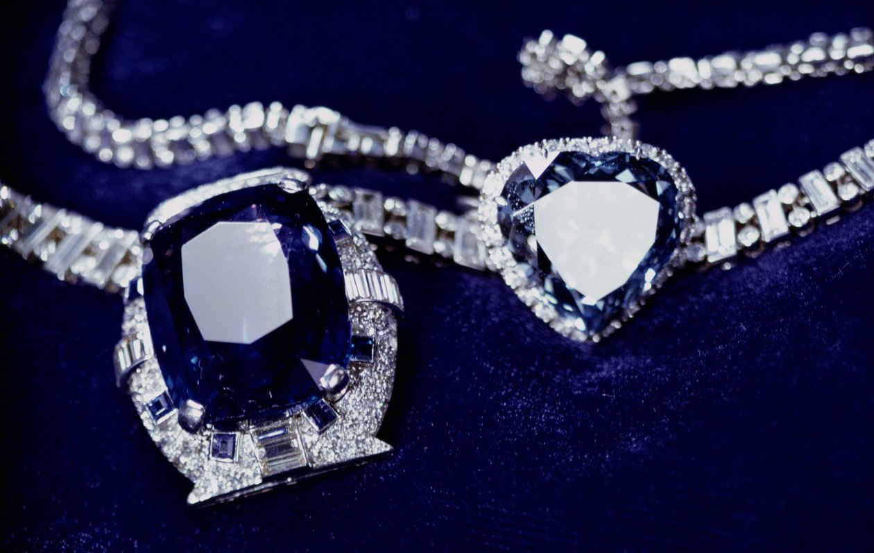 Bismarck-Halskette und Kaiserin Eugenies (1826-1920) Ring (Diamant, Saphir & Platin) von American School