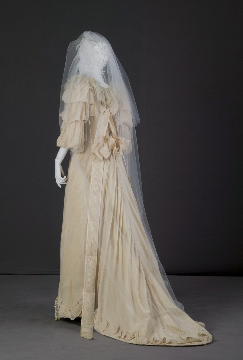 Hochzeitskleid, 1892 von American School