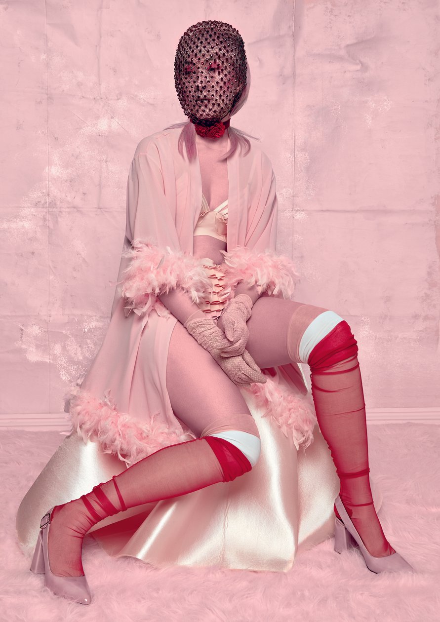 Ella_03, 2016 von Ana Carolina Tavares Mizrahi