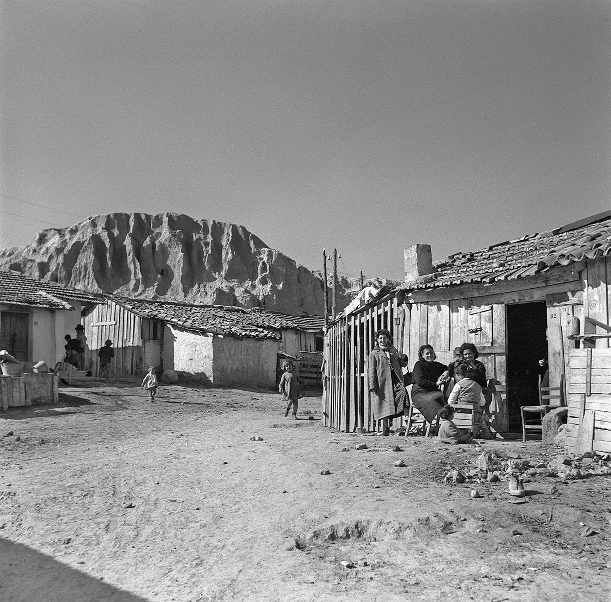 Familie, Dorf der Montecatini-Fabriken von Ando Gilardi