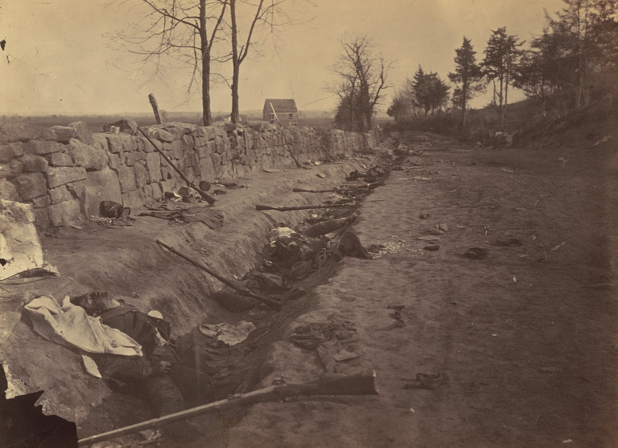 Steinmauer, Rückseite von Fredericksburg, mit Rebellen-Toten von Andrew Joseph Russell