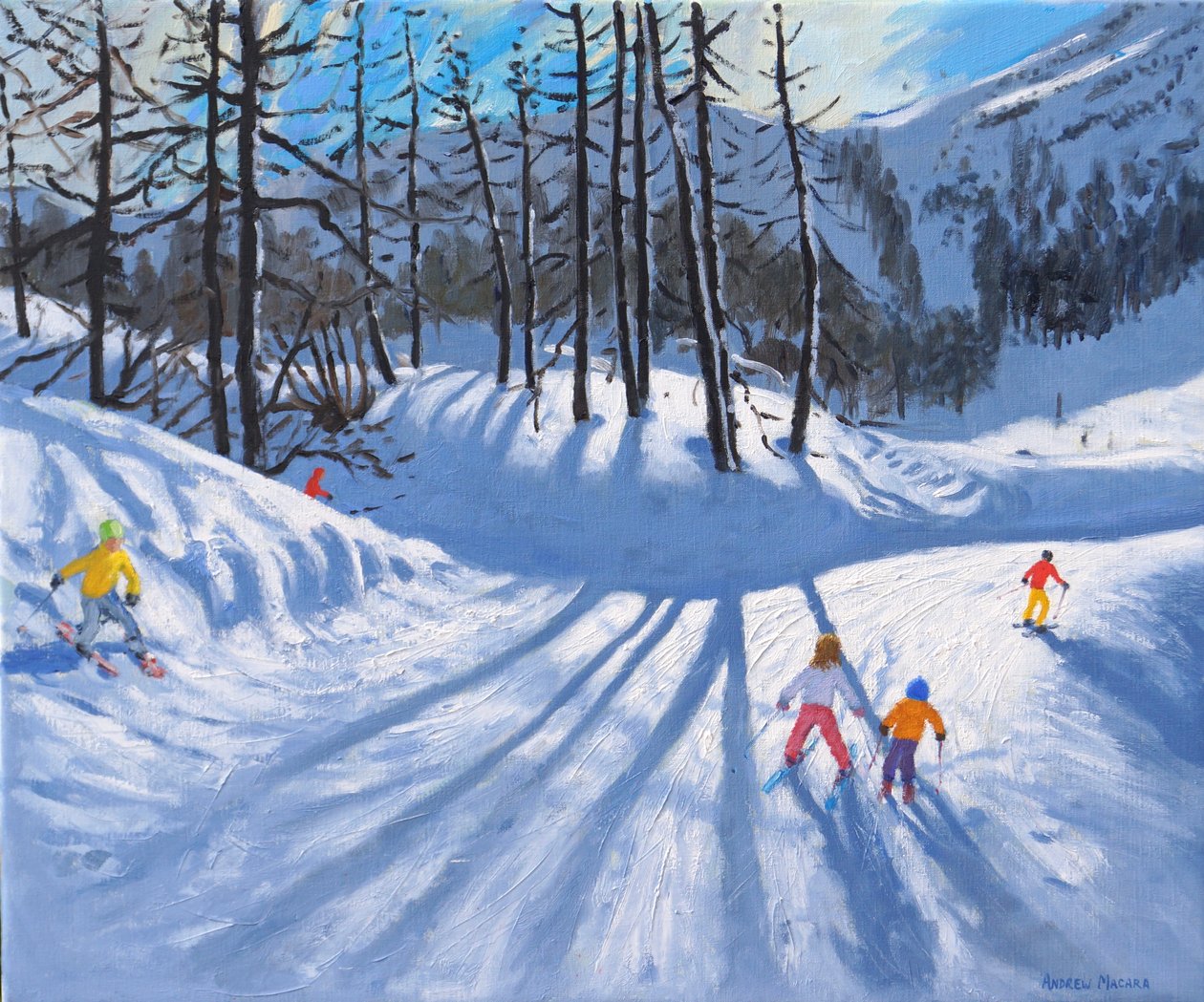 Lange Baumschatten und Skifahrer, Tignes von Andrew Macara