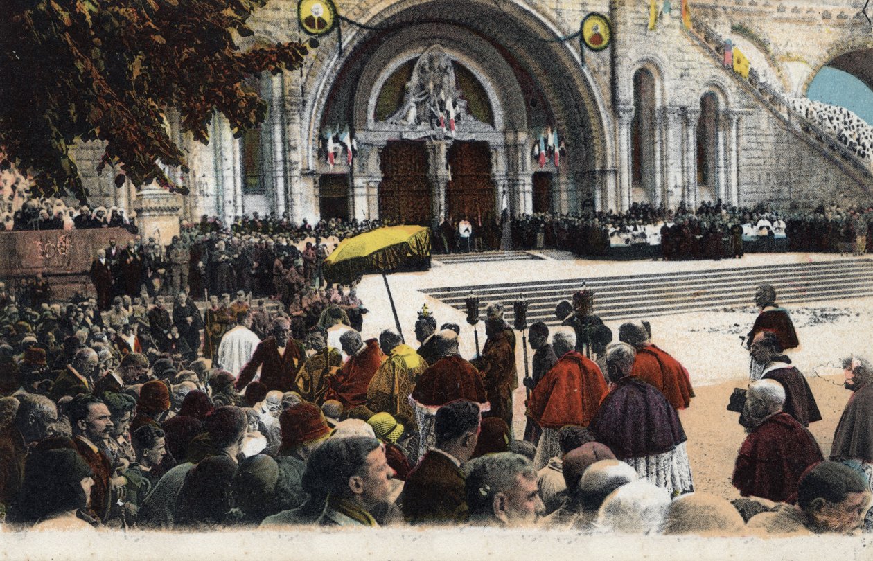 Segnung der Kranken vor dem Rosenkranz in Lourdes - Hautes Pyrénées um 1900 von Anonymous Anonymous
