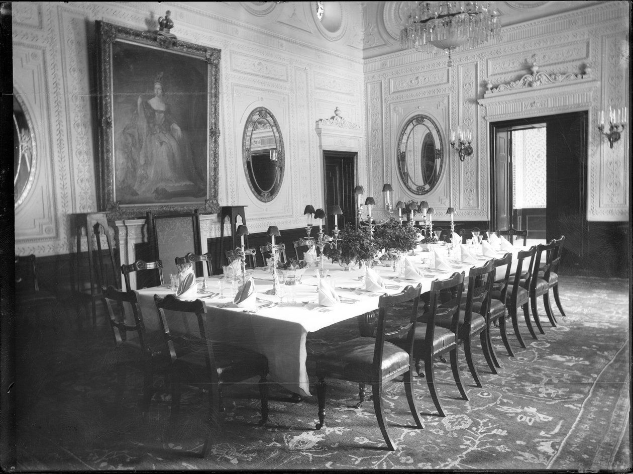 Innenraum der britischen Botschaft, Teheran, 1880-1930 von Antoin Sevruguin