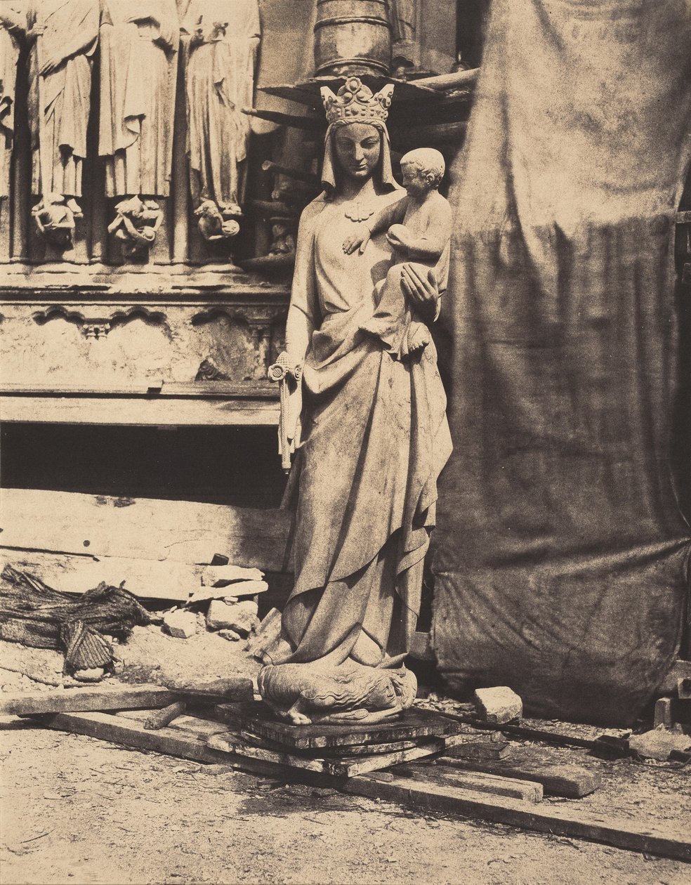 Madonna mit Kind, Notre-Dame Kathedrale, Paris von Auguste Mestral