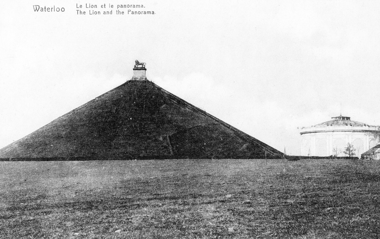 Die Butte du Lion (Löwenhügel) und das Panorama in Waterloo, Gedenkpostkarte, ca. 1912 (Fotolitho) von Belgian Photographer