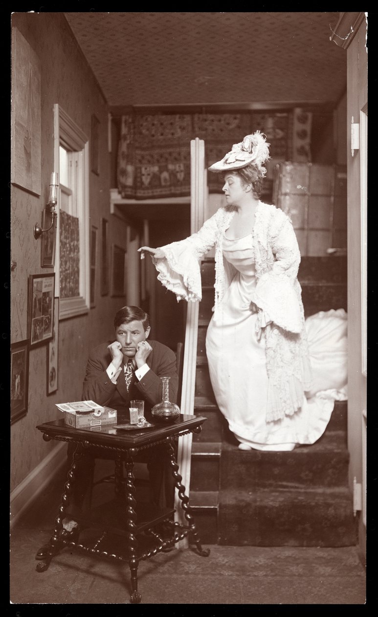 Amelia Bingham und C. Richmond posierten in ihrer Wohnung, 1905 von Byron Company
