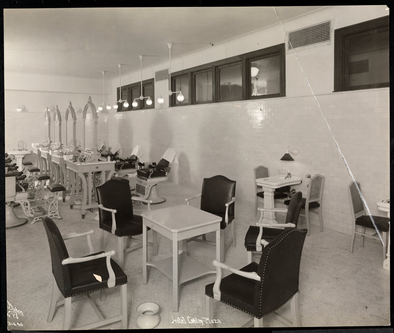 Der Friseursalon im Copley Plaza Hotel, Boston, 1912 oder 1913 von Byron Company