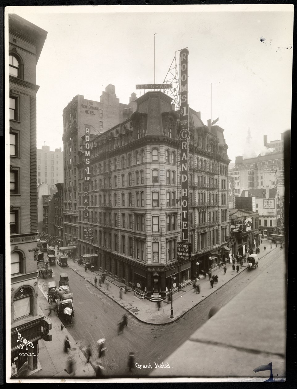 Ansicht des Grand Hotels an der 31st Street und Broadway, New York, ca. 1914 (Silbergelatineabzug) von Byron Company