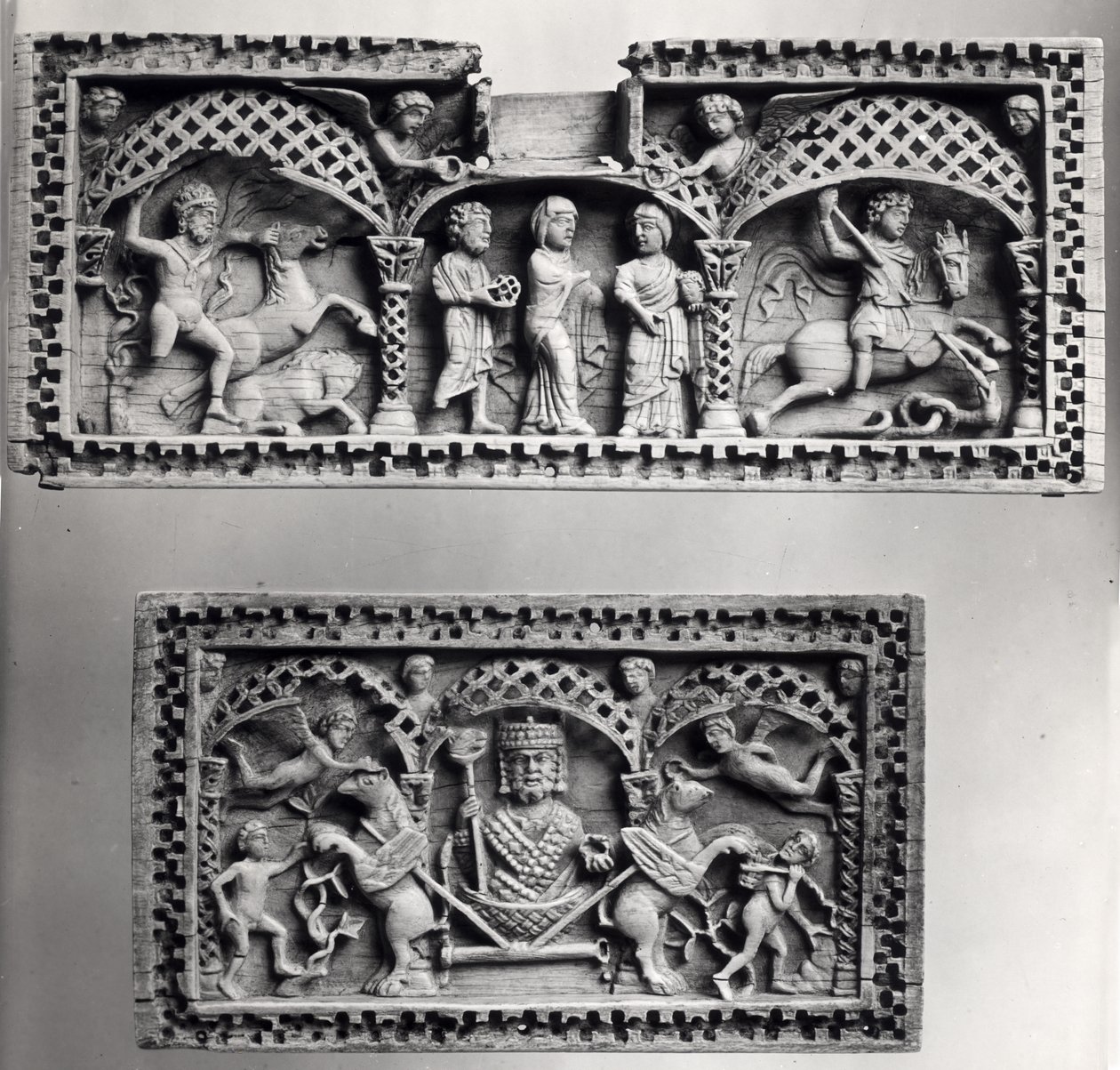 Zwei Plaketten von einer Truhe von Byzantine